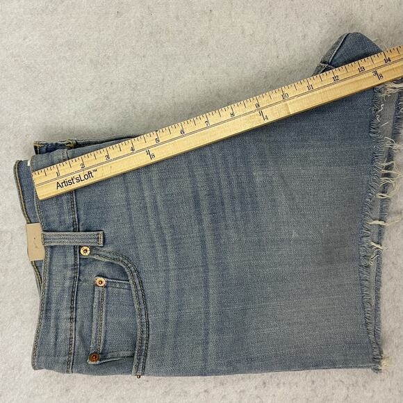 Levis High Rise Shorts Womens Size 34 Blue Raw Hem Hypersoft Casual NEW - Picture 6 of 14